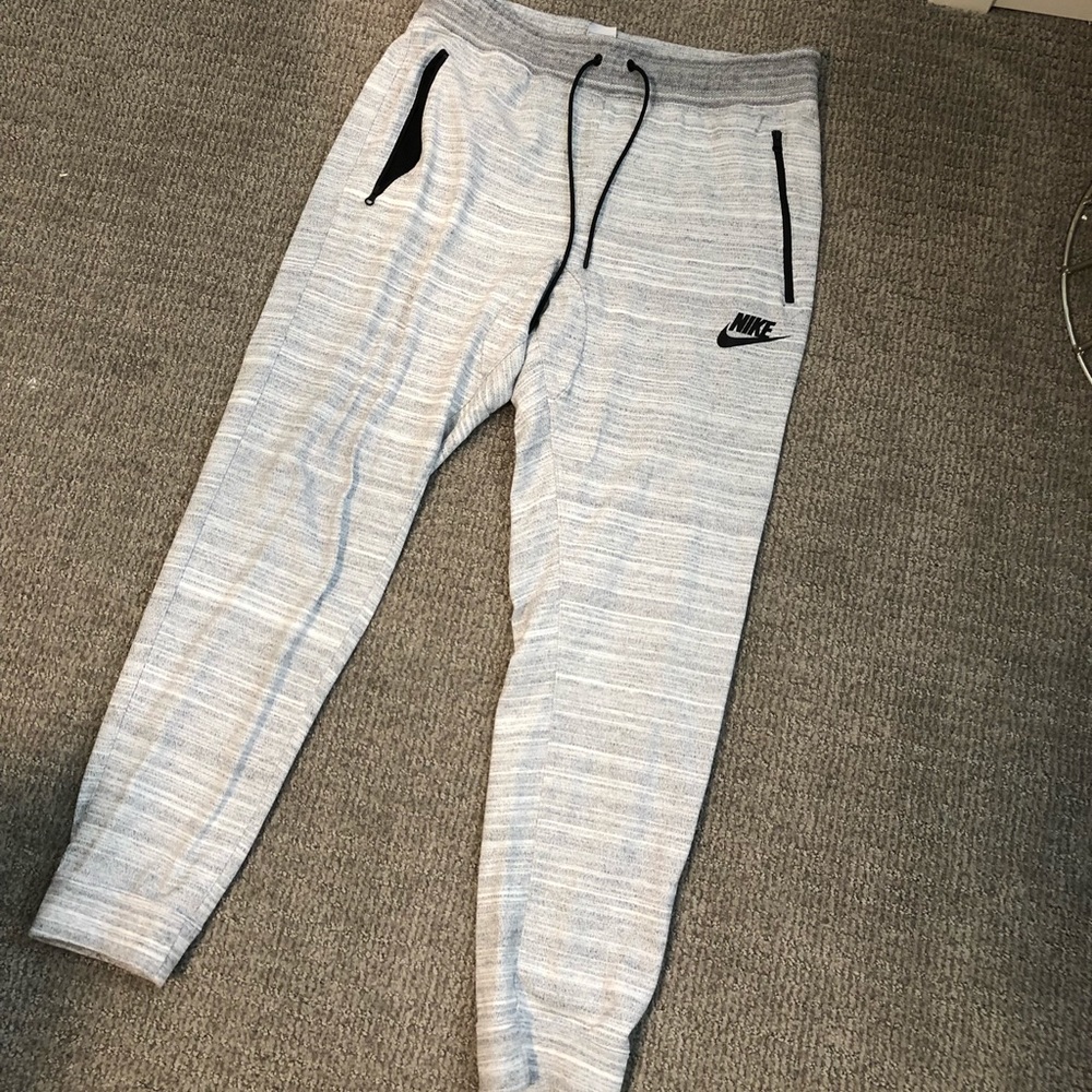 Men’s Large White Nike Joggers
